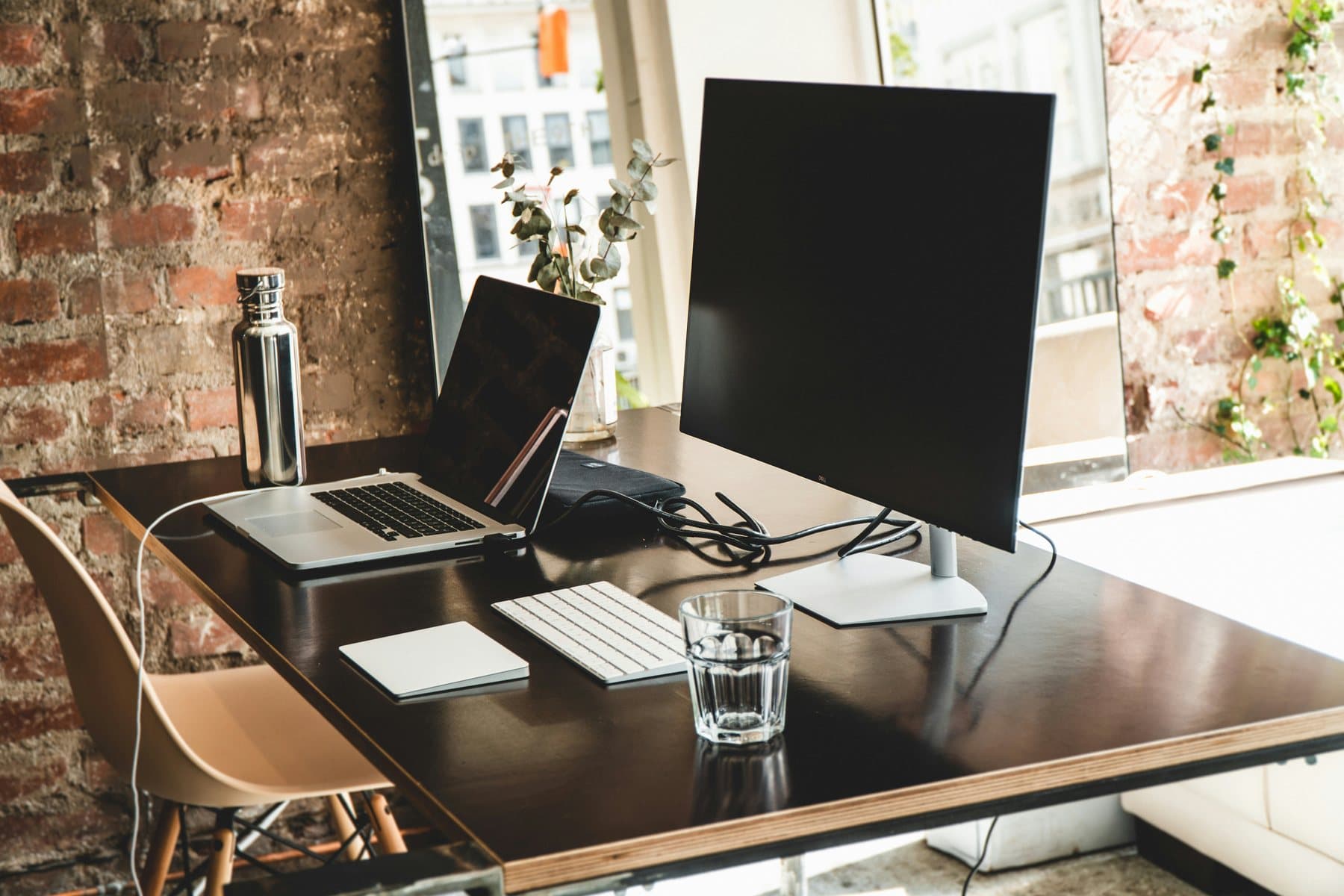 Guides to living and working remotely in Osaka, Japan